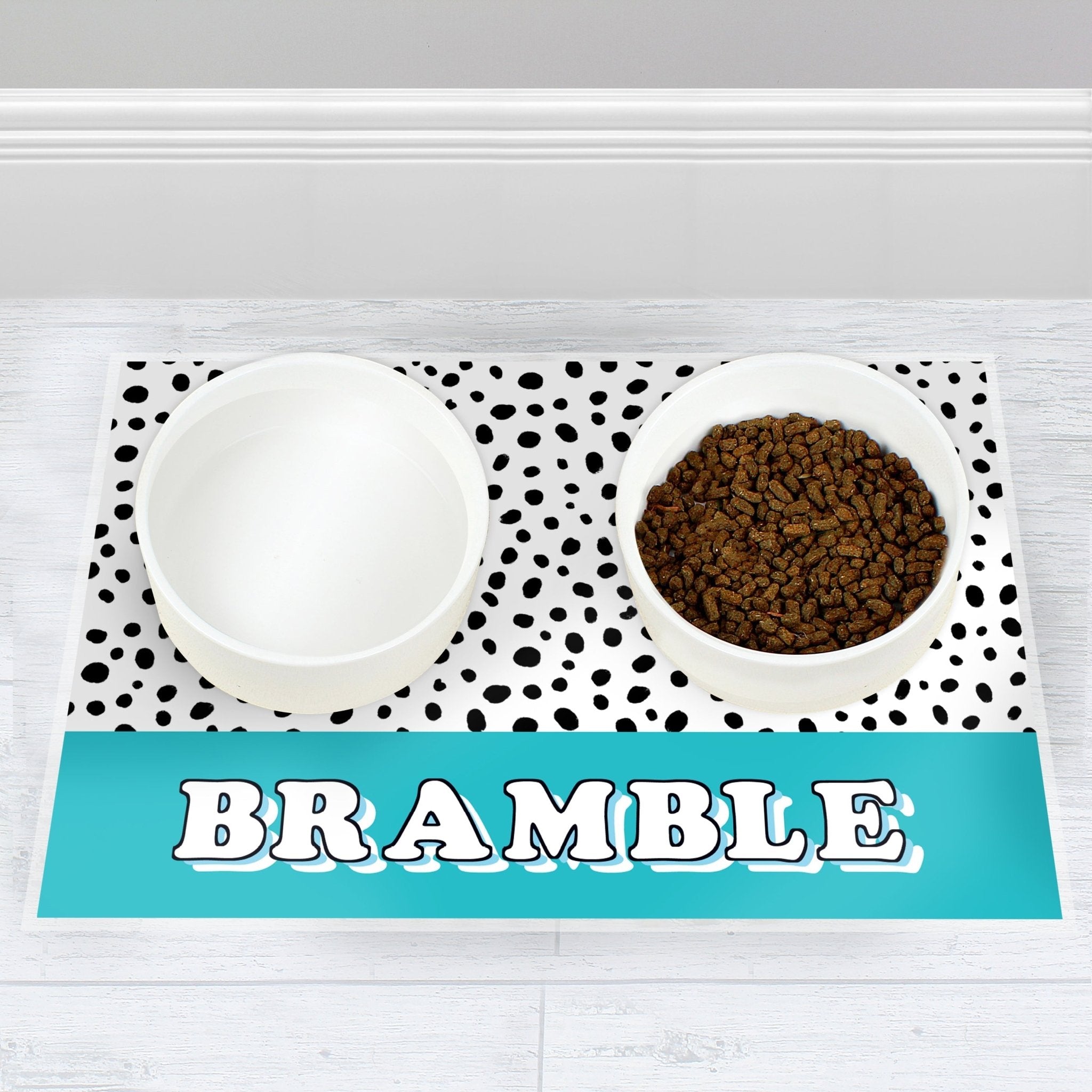 Personalised spotty blue/pink pet placemat - Lola’s gift shop <3Personalised spotty blue/pink pet placematLola’s gift shop <3