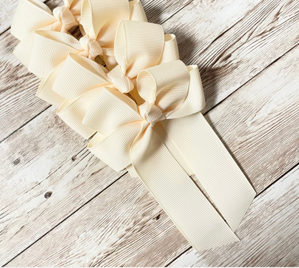 Personalised hair bows - Lola’s gift shop <3Personalised hair bowsLola’s gift shop <3