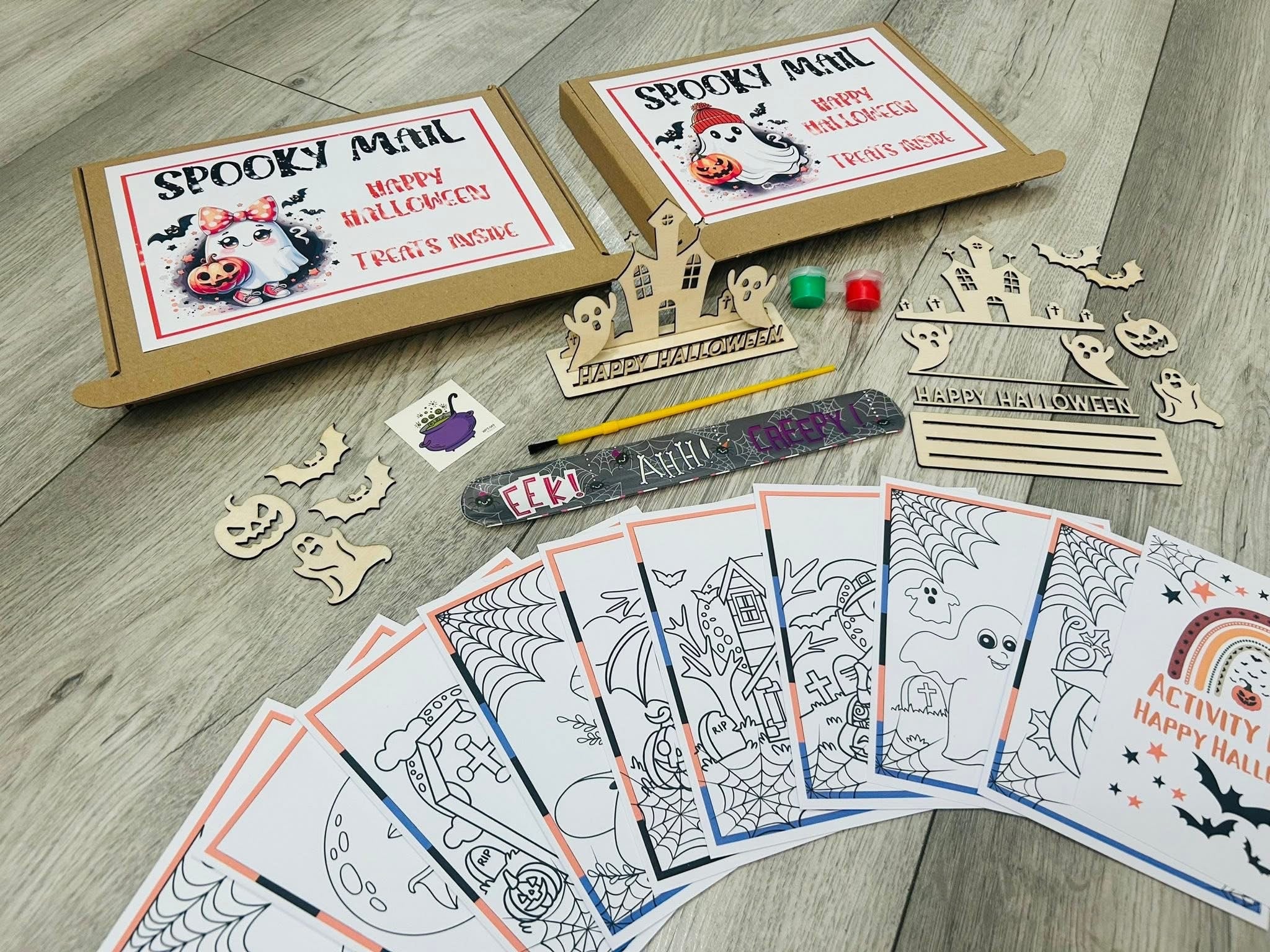 Spooky mail gift box