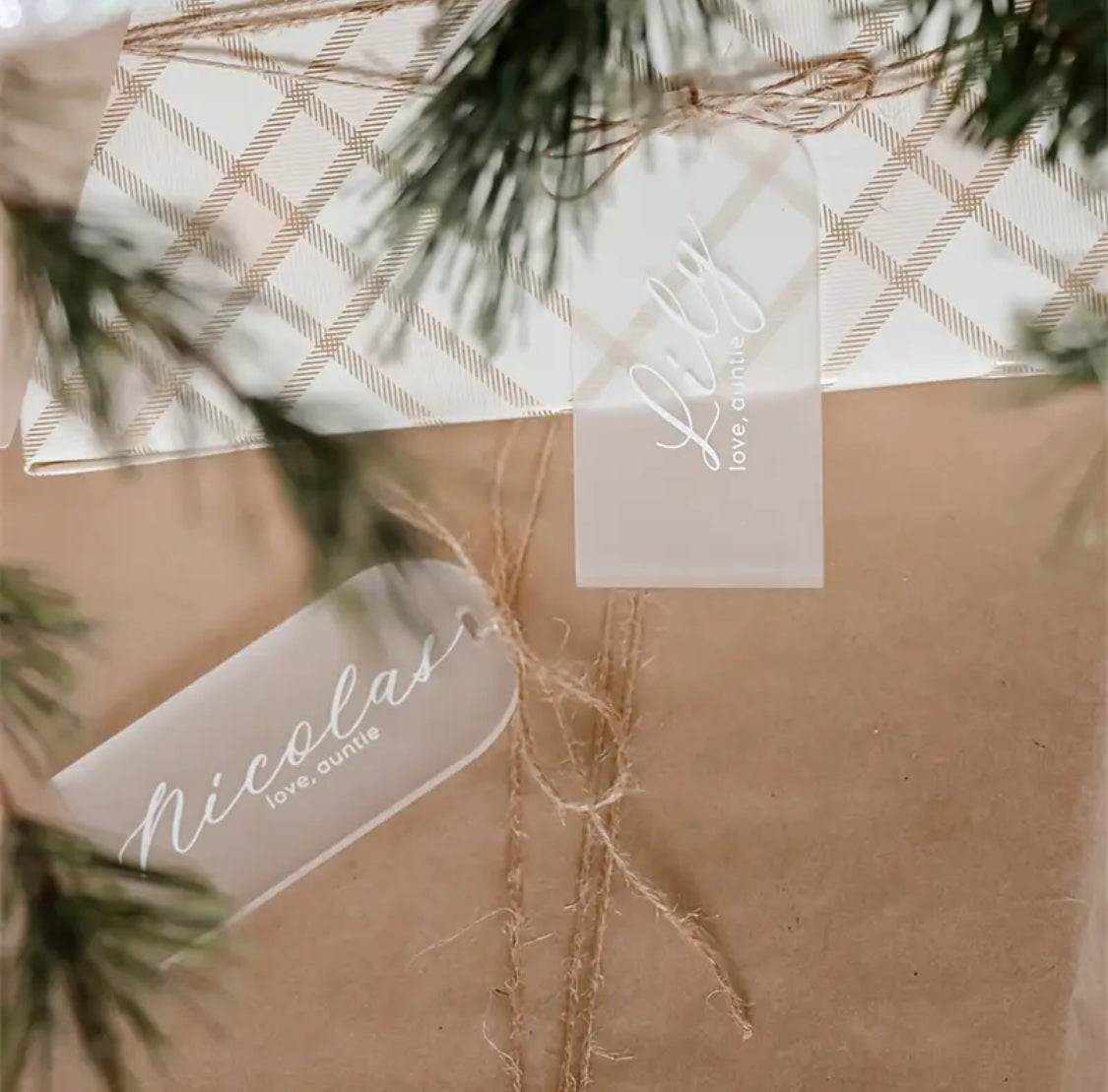 Personalised Frosted Gift Tag / Name Place – With or Without Ribbon