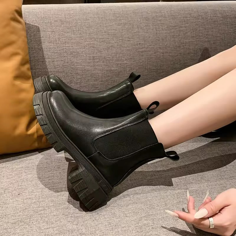 Chelsea low heeled motorcycle boots
