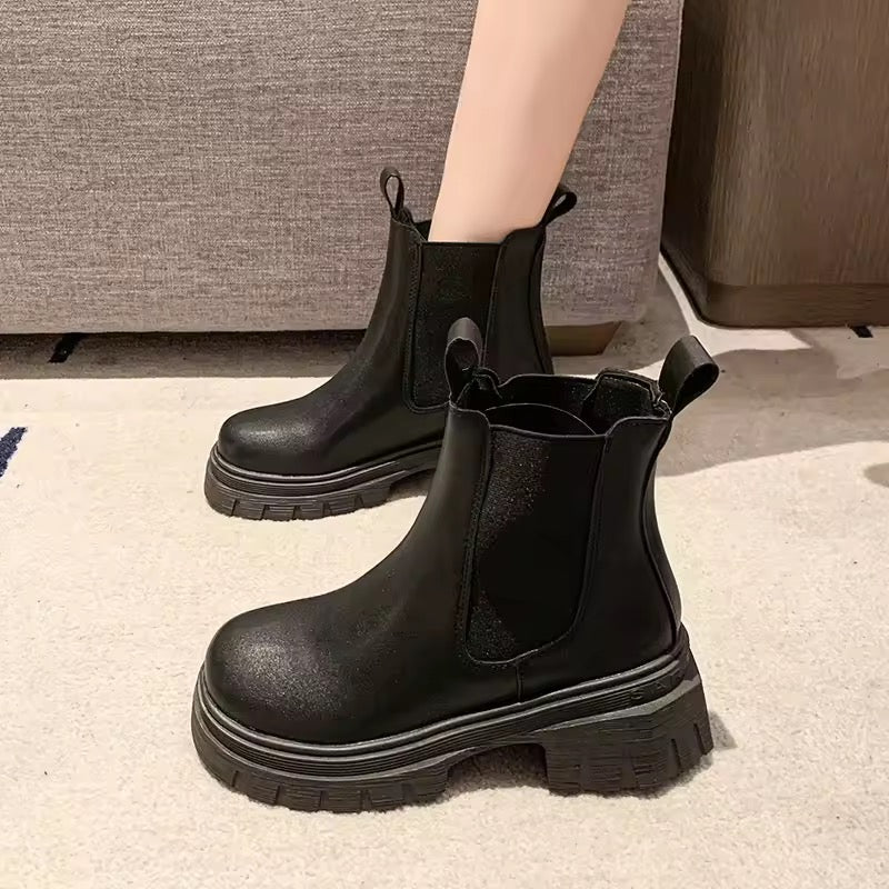 Chelsea low heeled motorcycle boots