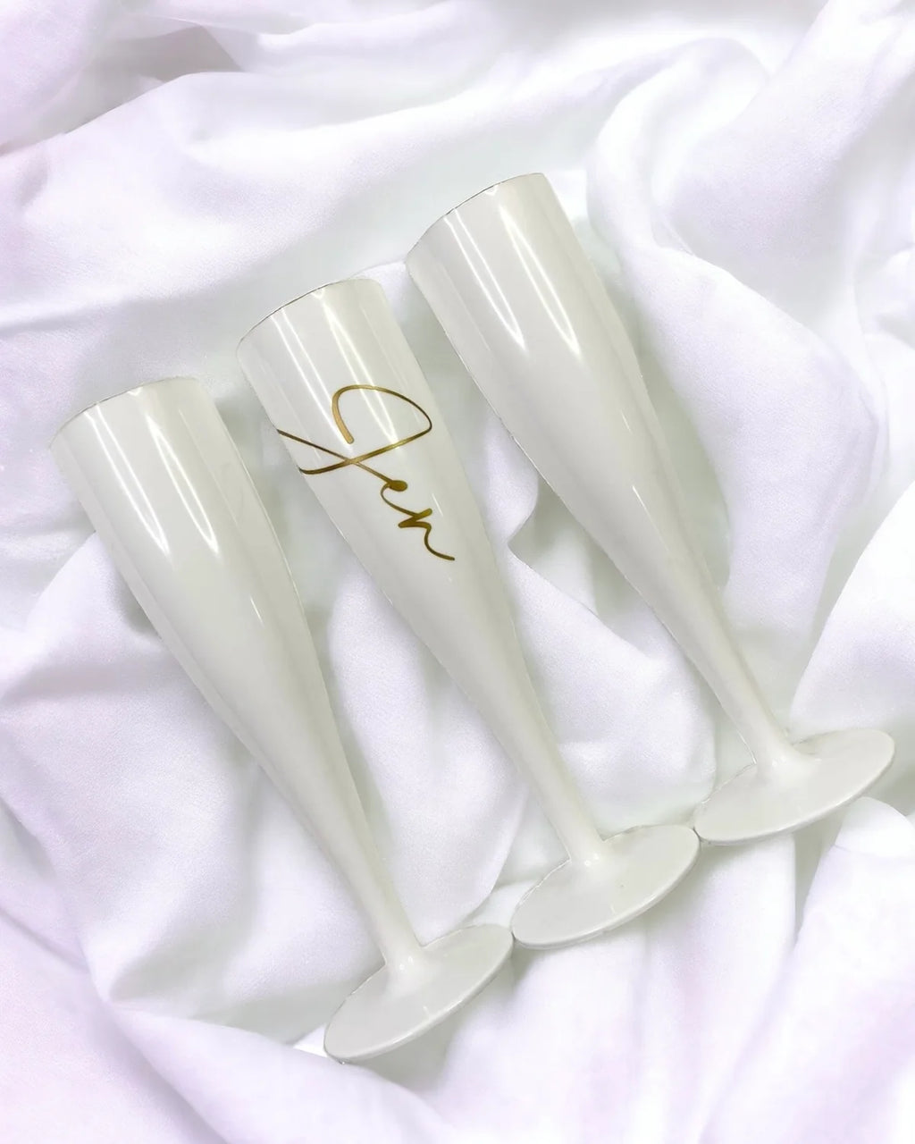 Personalised champagne flutes (plastic)