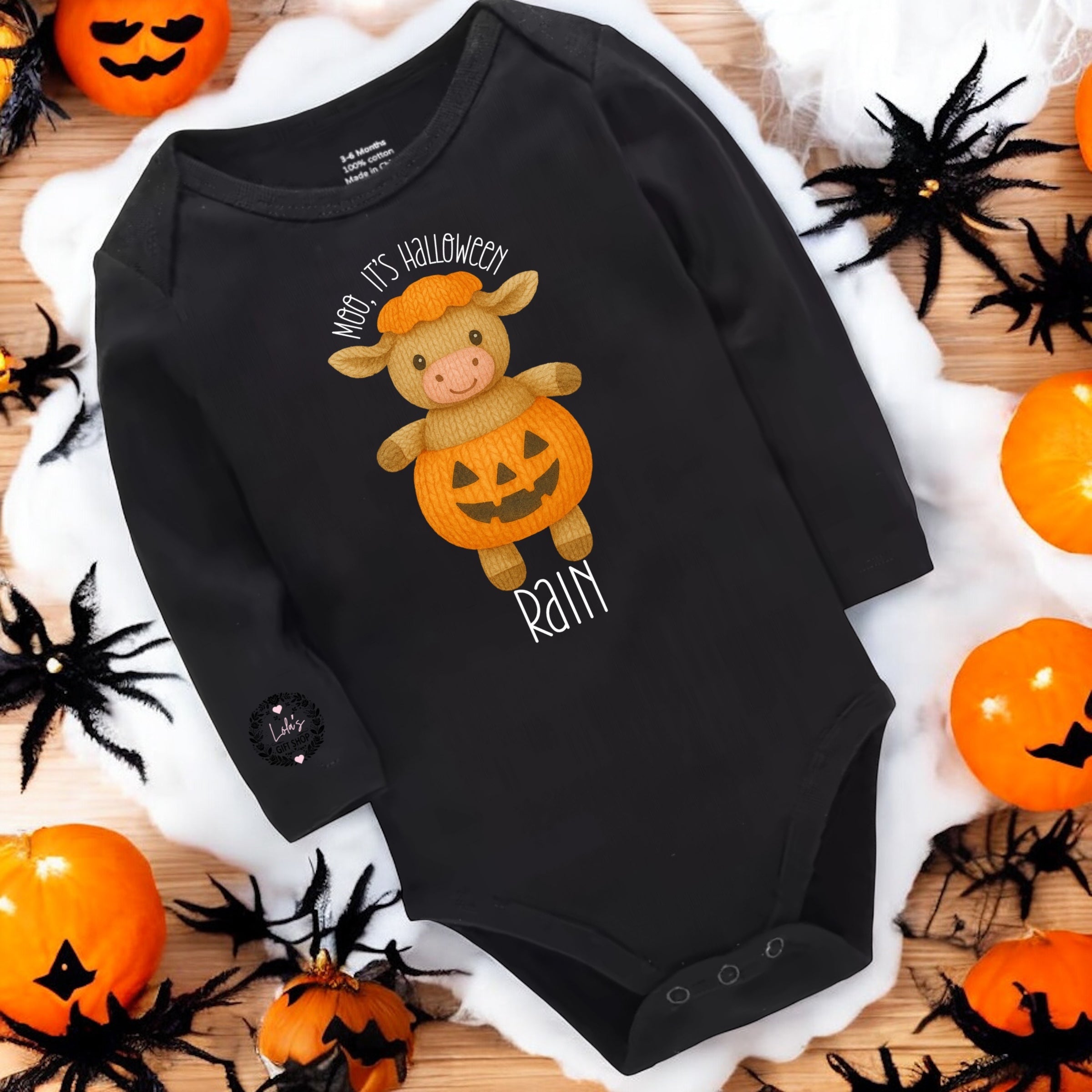 Moo, It’s Halloween” Personalised Baby Bodysuit – Knitted Highland Cow Pumpkin Design