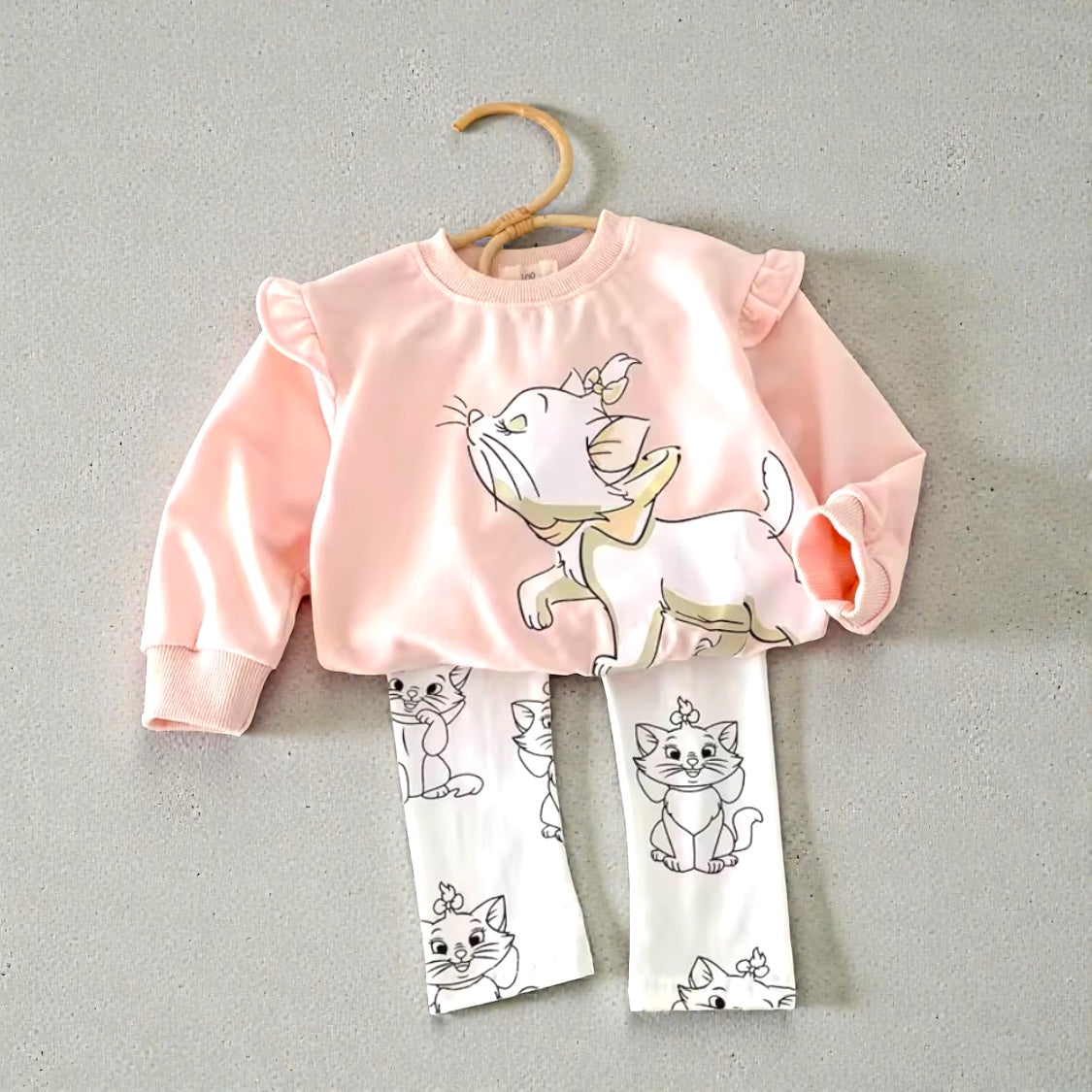 Marie leggings and sweatshirt