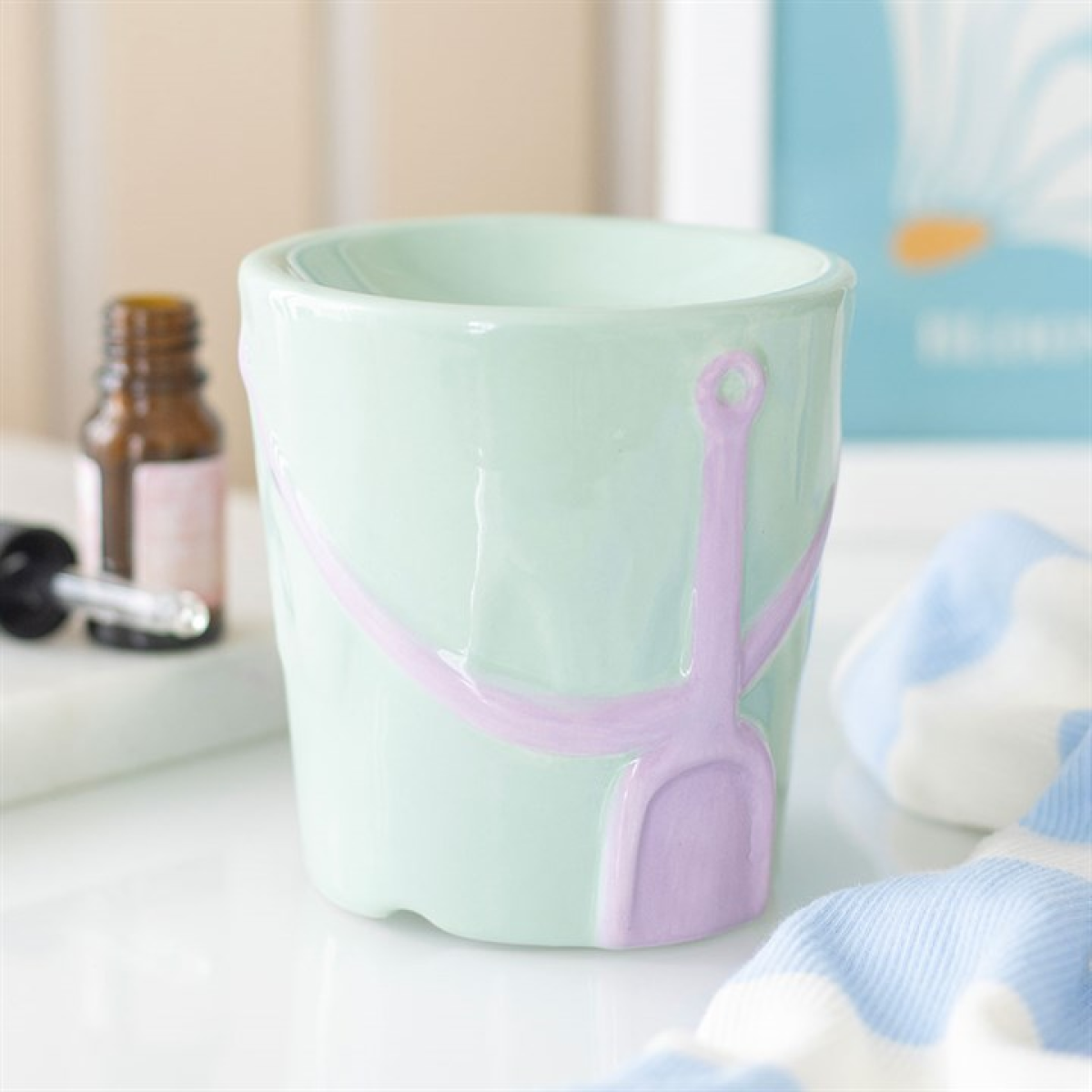 Pastel Bucket and Spade Oil Burner