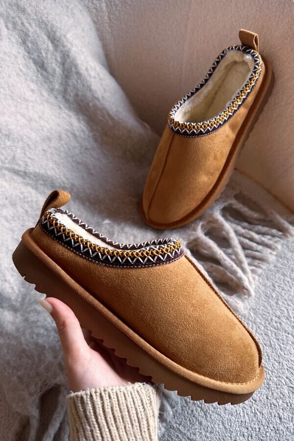 Camel Cosy Mule
